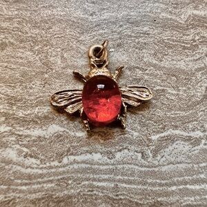 Vintage Silver Elegant Gold Bee Pendant with Amber